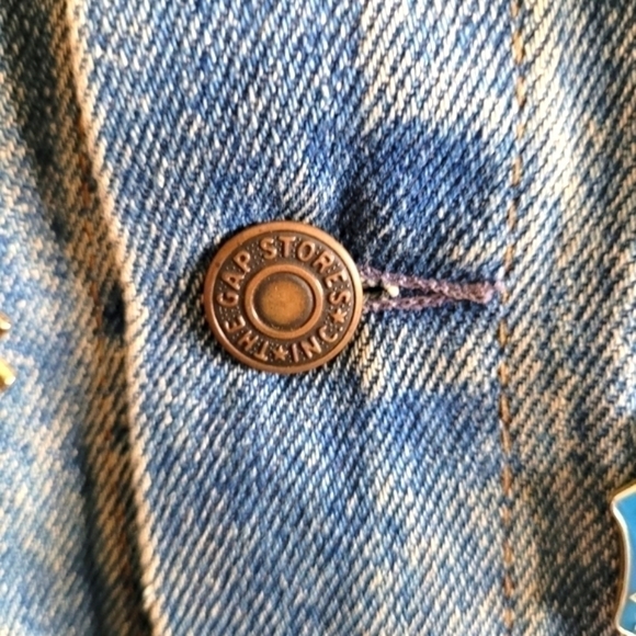 Gap 100% Cotton Denim Jacket with Pins Patches Size Medium - Picture 6 of 11